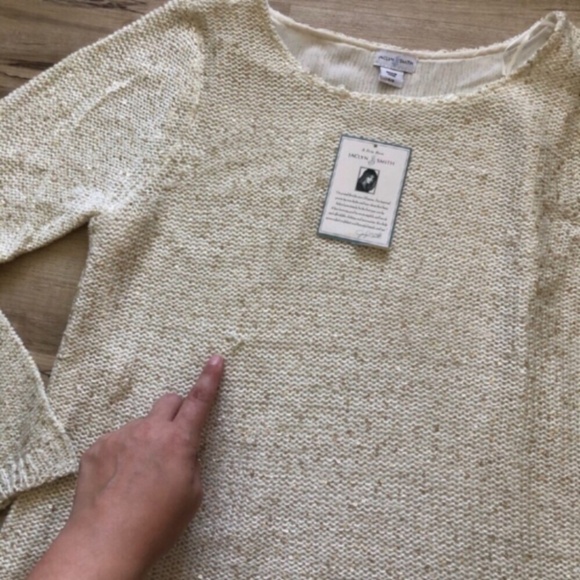 BNWT!! Lightweight Knit Sequin Jaclyn Smith Sweater - Picture 2 of 9